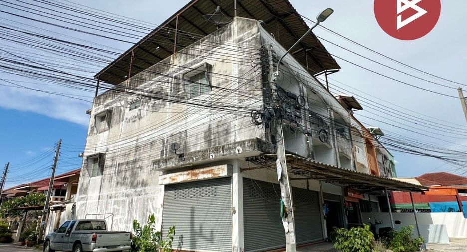 Local comercial en venta de 3 habitaciones en Mueang Chon Buri, Chonburi