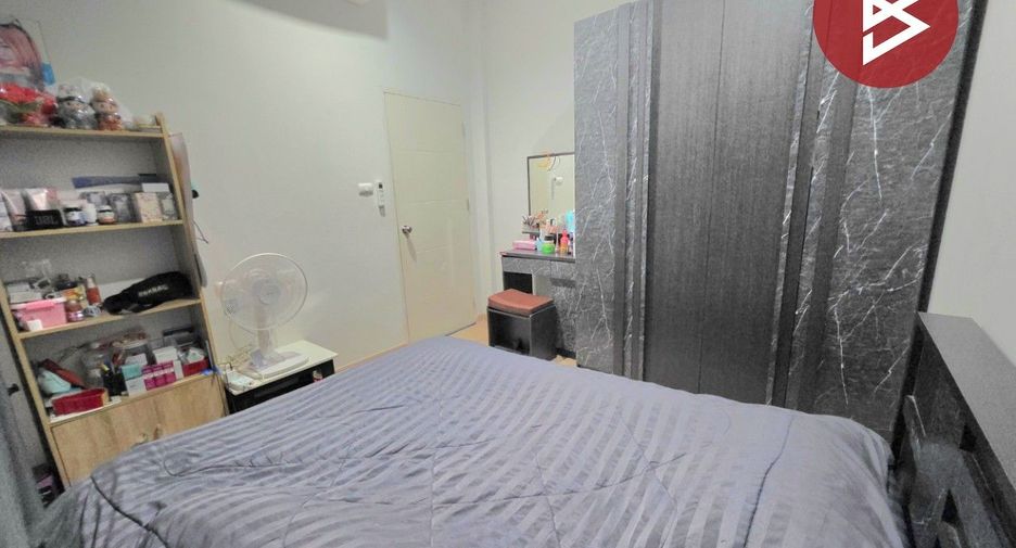 Casa adosada en venta de 2 habitaciones en Si Racha, Chonburi
