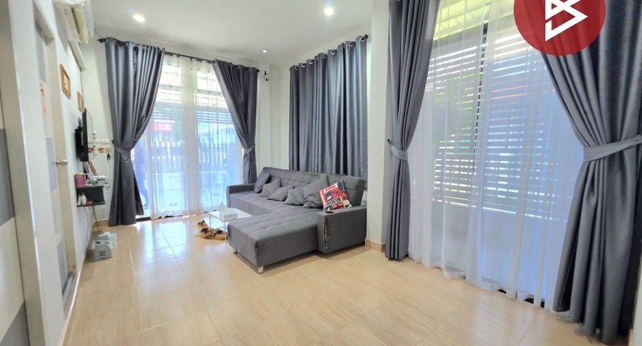 Casa adosada en venta de 2 habitaciones en Si Racha, Chonburi