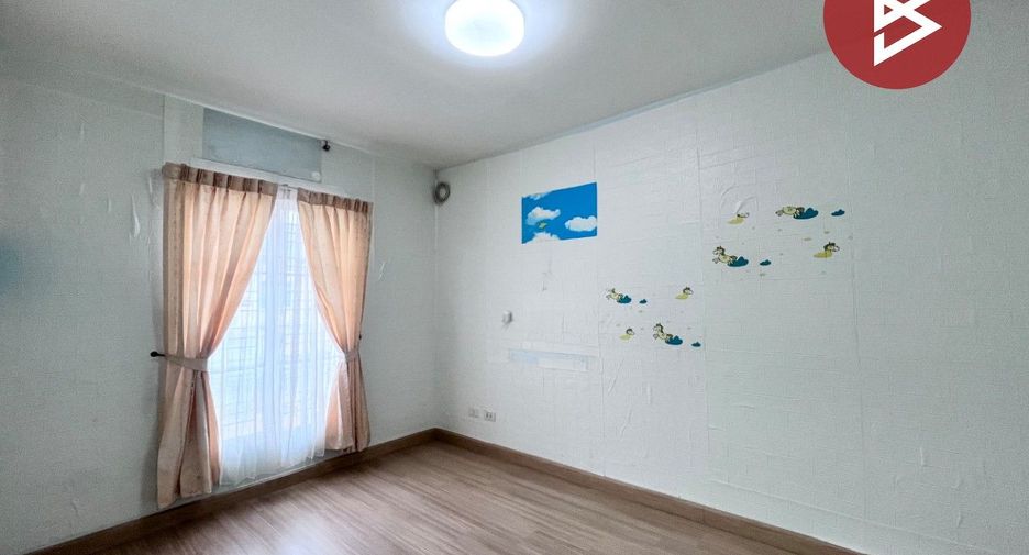 Casa adosada en venta de 3 habitaciones en Mueang Nonthaburi, Nonthaburi