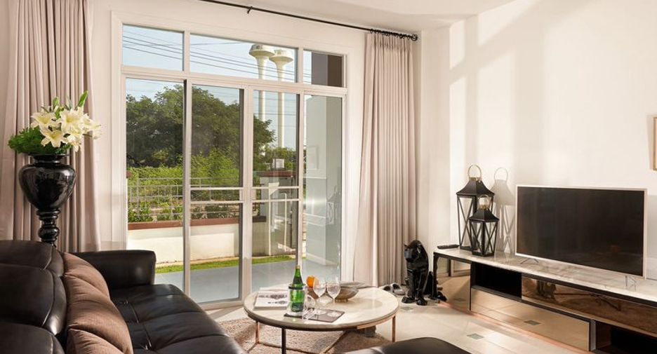 For rent 4 bedrooms house in Saraphi, Chiang Mai