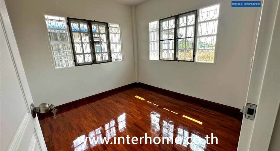 Casa en venta de 4 habitaciones en Mueang Nonthaburi, Nonthaburi