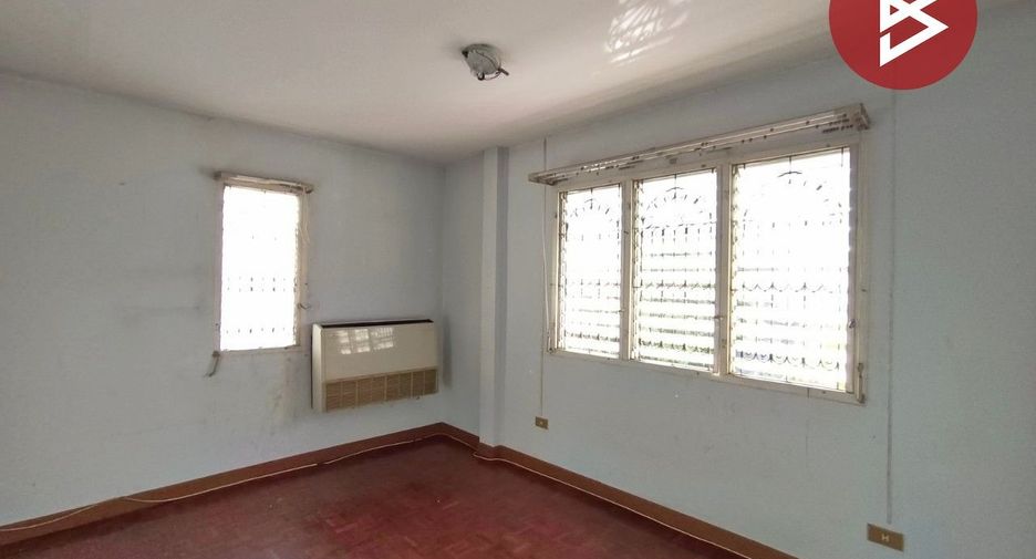 Casa en venta de 4 habitaciones en Saphan Sung, Bangkok