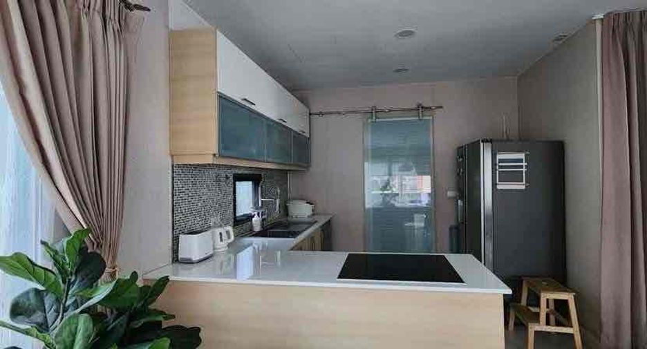Casa en alquiler de 3 habitaciones en Khlong Sam Wa, Bangkok