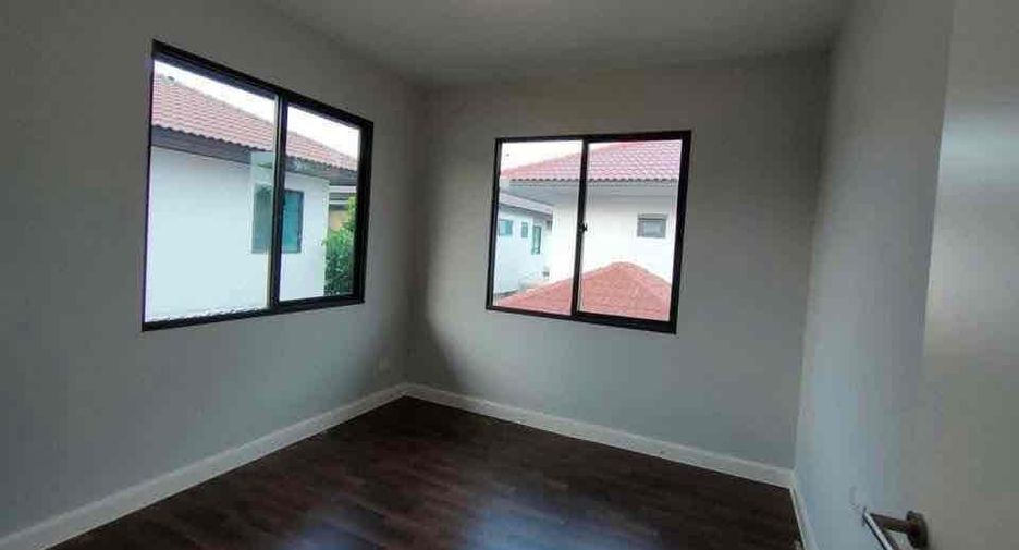 Casa en alquiler de 3 habitaciones en Khlong Sam Wa, Bangkok