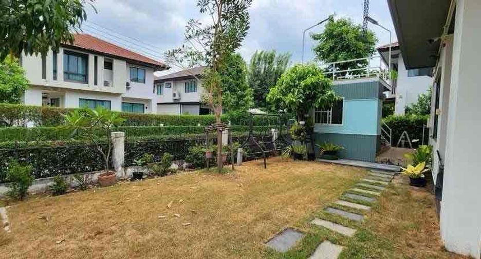 Casa en alquiler de 3 habitaciones en Khlong Sam Wa, Bangkok