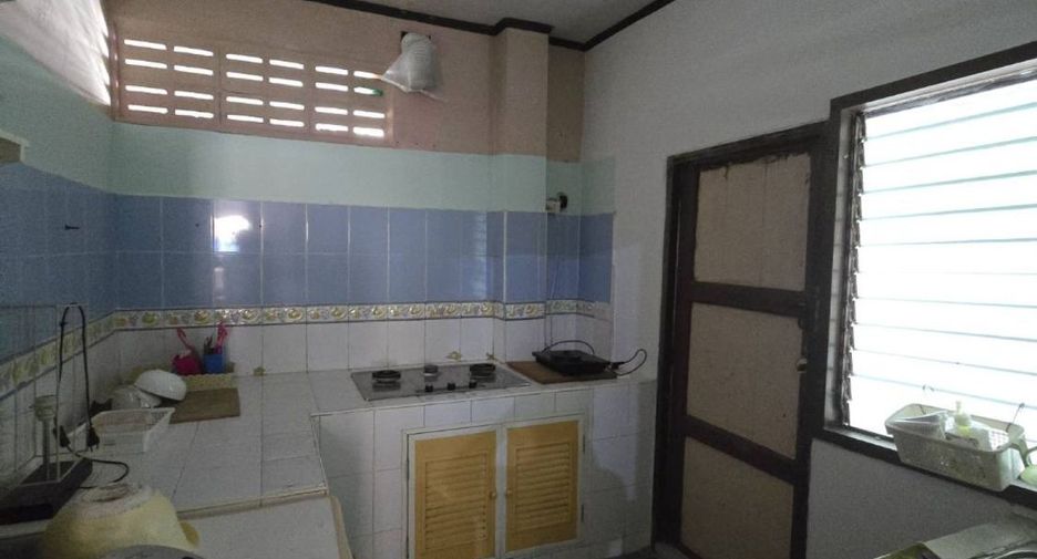 For sale 4 bedrooms house in Mueang Samut Prakan, Samut Prakan