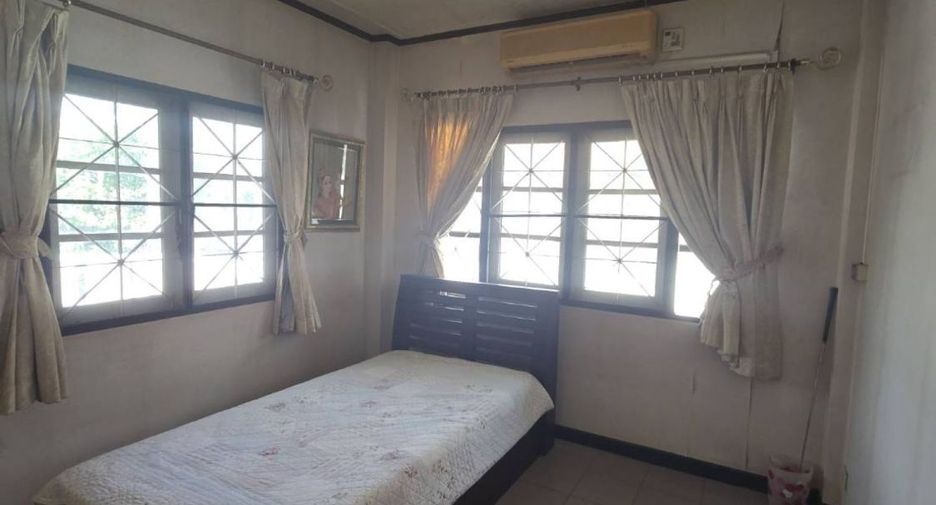 For sale 4 bedrooms house in Mueang Samut Prakan, Samut Prakan