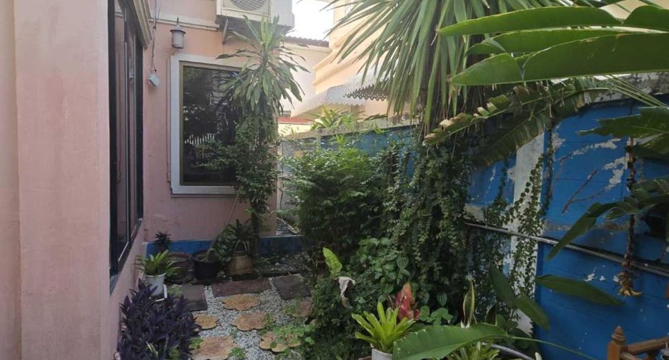 For sale 4 bedrooms house in Mueang Samut Prakan, Samut Prakan