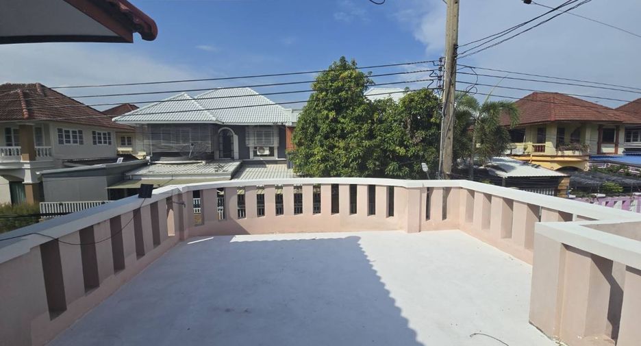 For sale 4 bedrooms house in Mueang Samut Prakan, Samut Prakan