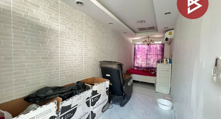 Haus zum Kauf mit 4 Zimmer in Pak Kret, Nonthaburi