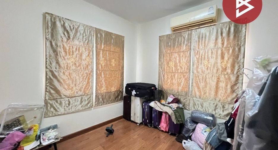 Haus zum Kauf mit 4 Zimmer in Pak Kret, Nonthaburi