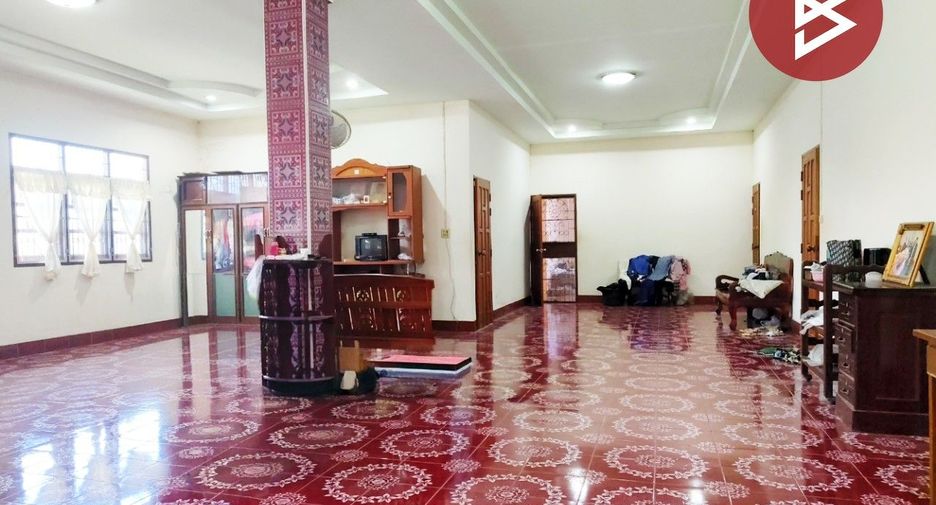 For sale 4 bedrooms house in Nakhon Chai Si, Nakhon Pathom