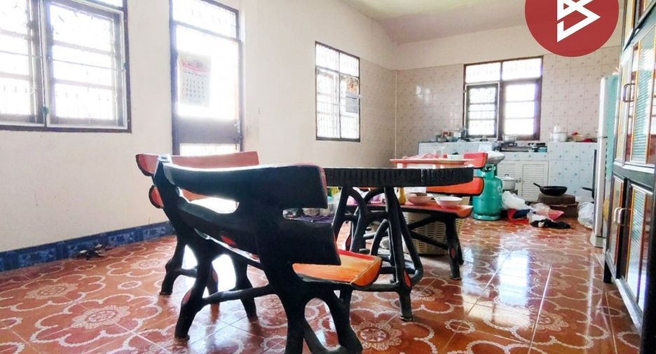 For sale 4 bedrooms house in Nakhon Chai Si, Nakhon Pathom