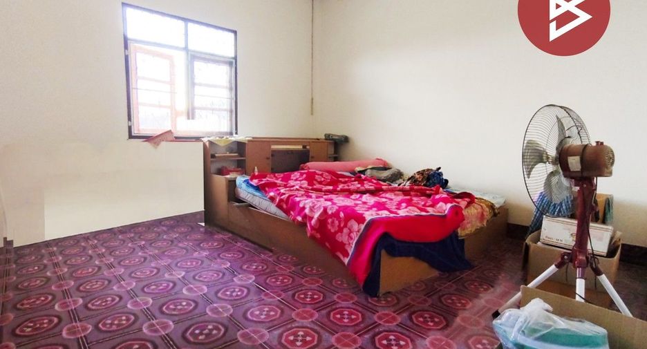 For sale 4 bedrooms house in Nakhon Chai Si, Nakhon Pathom