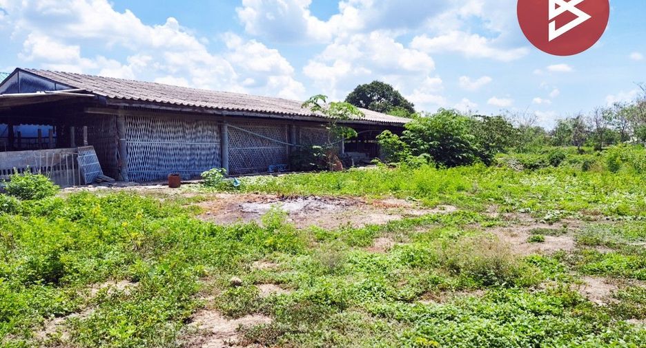 For sale 4 bedrooms house in Nakhon Chai Si, Nakhon Pathom