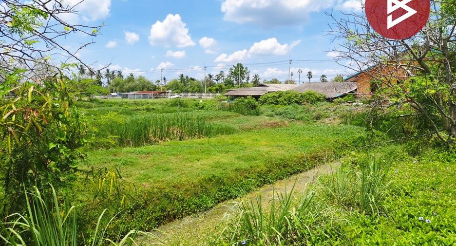 For sale 4 bedrooms house in Nakhon Chai Si, Nakhon Pathom