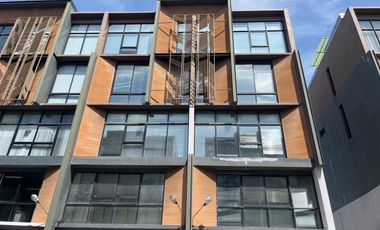 Haus zur Miete und zum Kauf mit 12 Zimmer in Phra Khanong, Bangkok