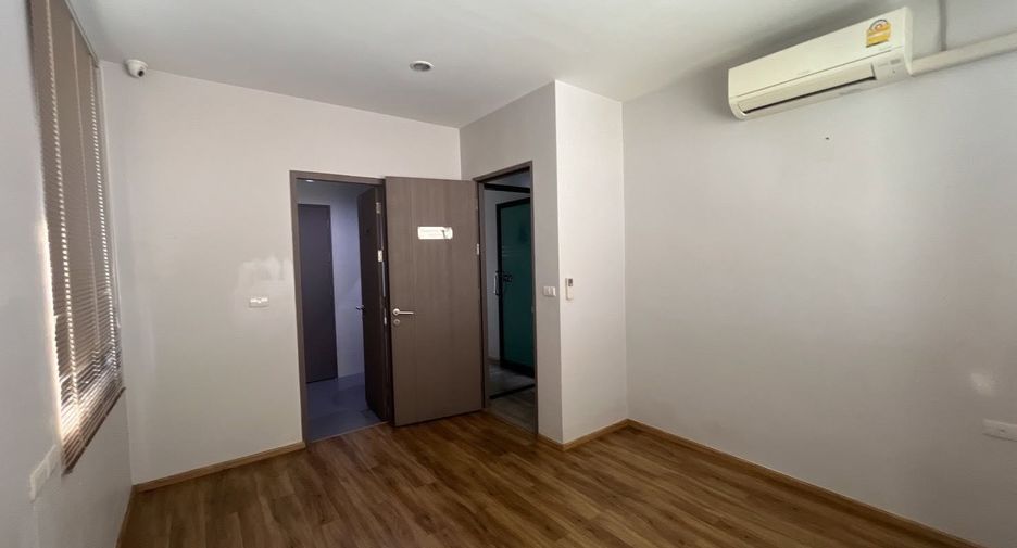 Haus zur Miete und zum Kauf mit 12 Zimmer in Phra Khanong, Bangkok