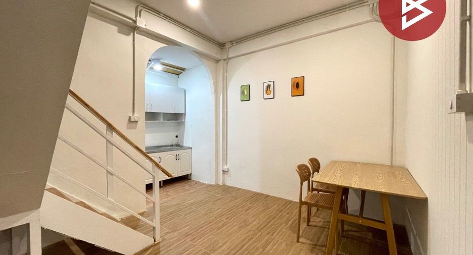 Casa adosada en venta de 2 habitaciones en Si Racha, Chonburi
