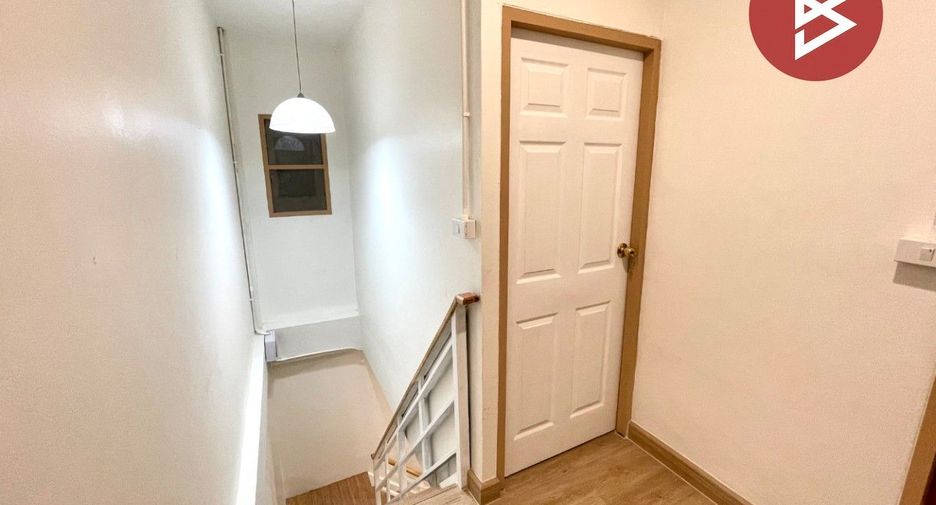 Casa adosada en venta de 2 habitaciones en Si Racha, Chonburi