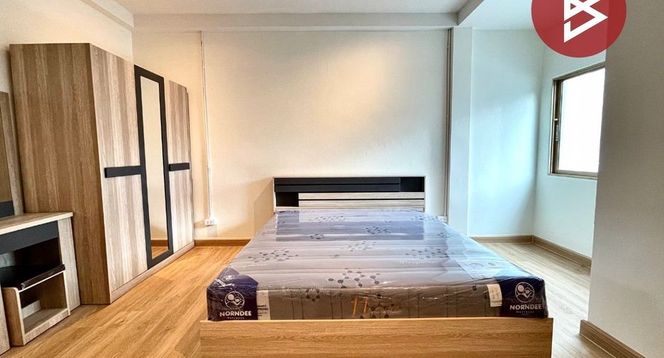 Casa adosada en venta de 2 habitaciones en Si Racha, Chonburi
