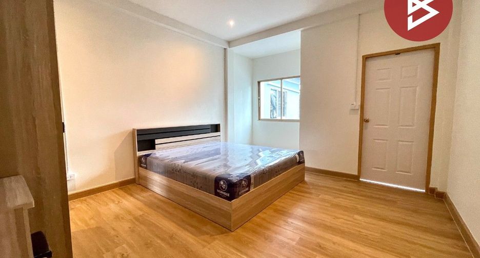 Casa adosada en venta de 2 habitaciones en Si Racha, Chonburi