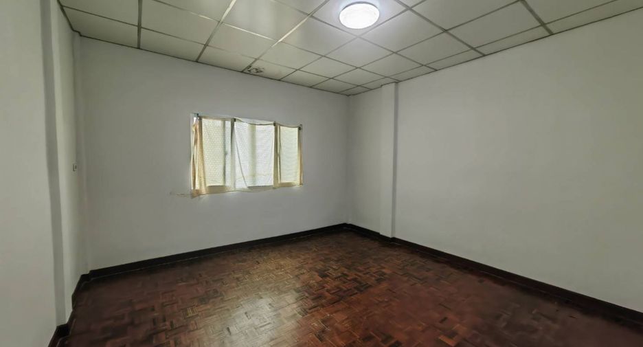 For sale 2 bedrooms townhouse in Khlong Sam Wa, Bangkok