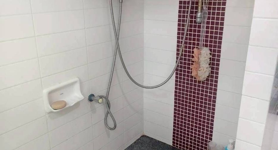 Reihenhaus zum Kauf mit 3 Zimmer in Pak Kret, Nonthaburi