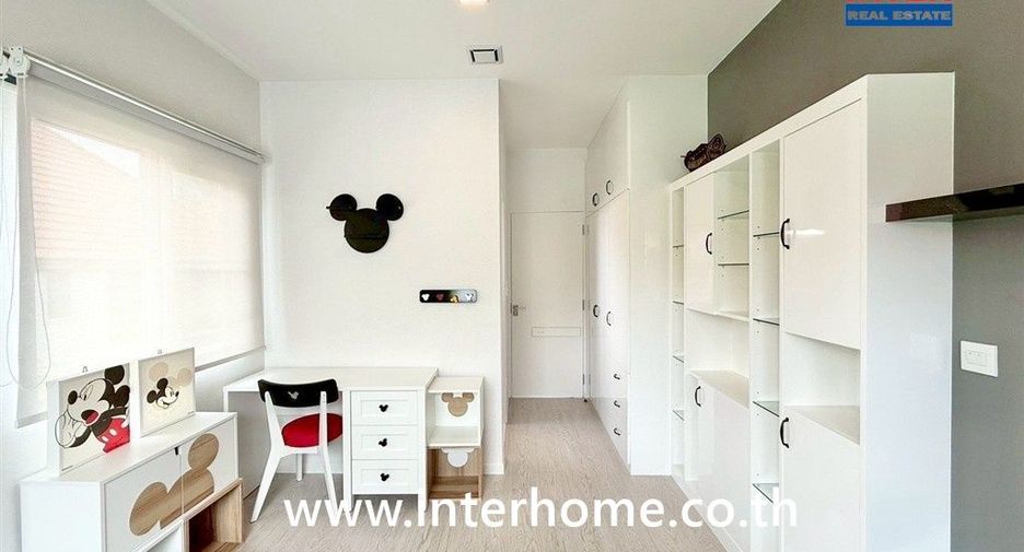 Casa en venta de 4 habitaciones en Lat Krabang, Bangkok