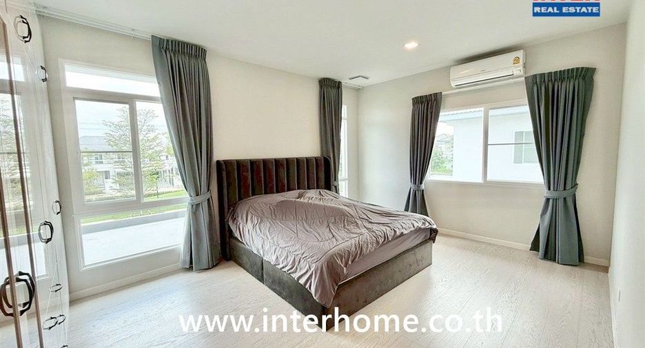 Casa en venta de 4 habitaciones en Lat Krabang, Bangkok
