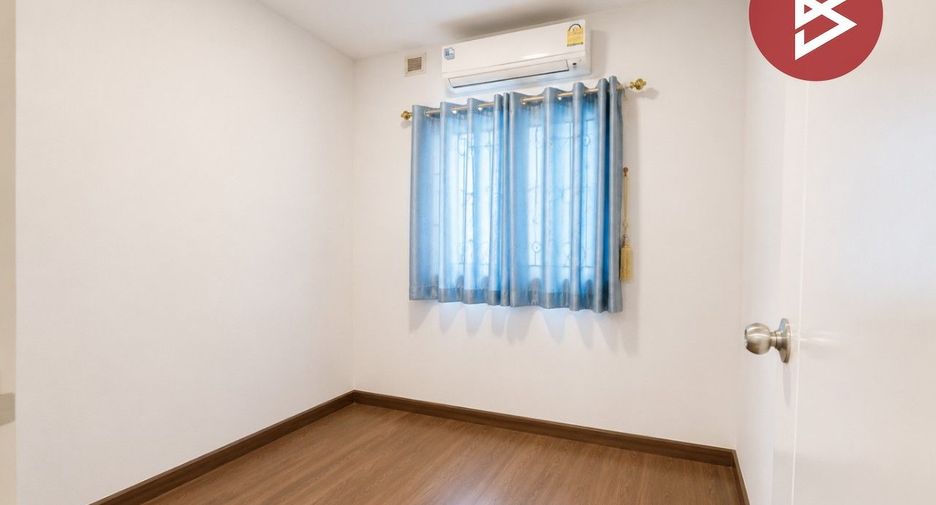 Casa adosada en venta de 4 habitaciones en Bang Phli, Samut Prakan
