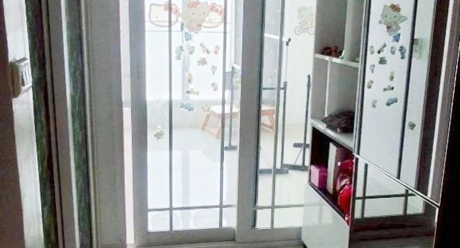 À vendre 4 chambres maison de ville à Bang Bon, Bangkok