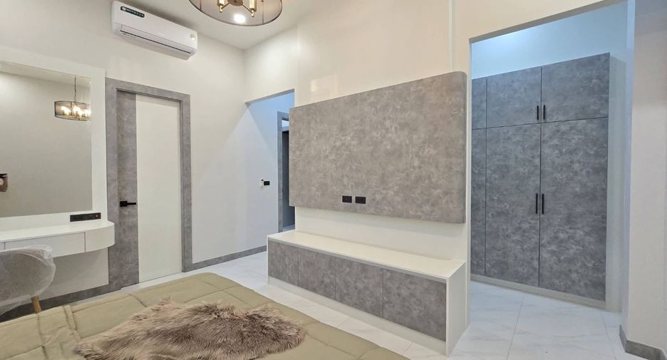 À vendre 4 chambres maison à East Pattaya, Pattaya