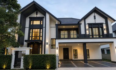 Casa en alquiler de 6 habitaciones en Bang Phli, Samut Prakan