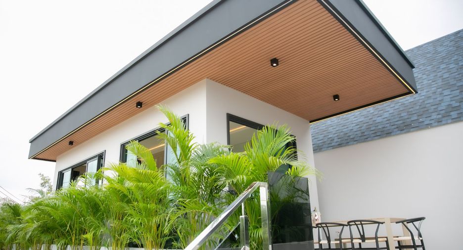 For sale 4 bedrooms villa in East Pattaya, Pattaya