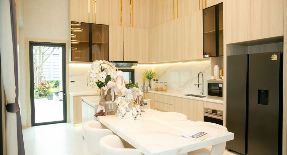 For sale 4 bedrooms villa in East Pattaya, Pattaya