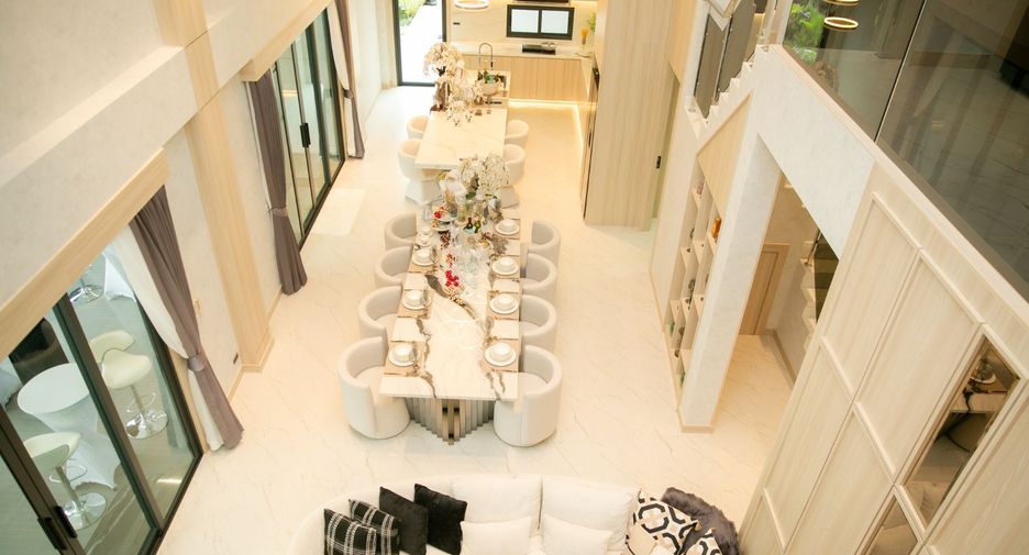 For sale 4 bedrooms villa in East Pattaya, Pattaya