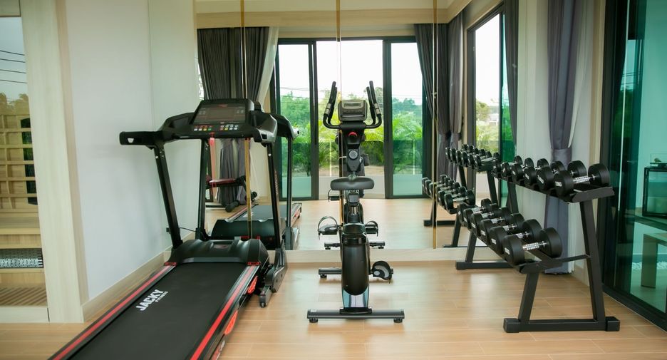 For sale 4 bedrooms villa in East Pattaya, Pattaya