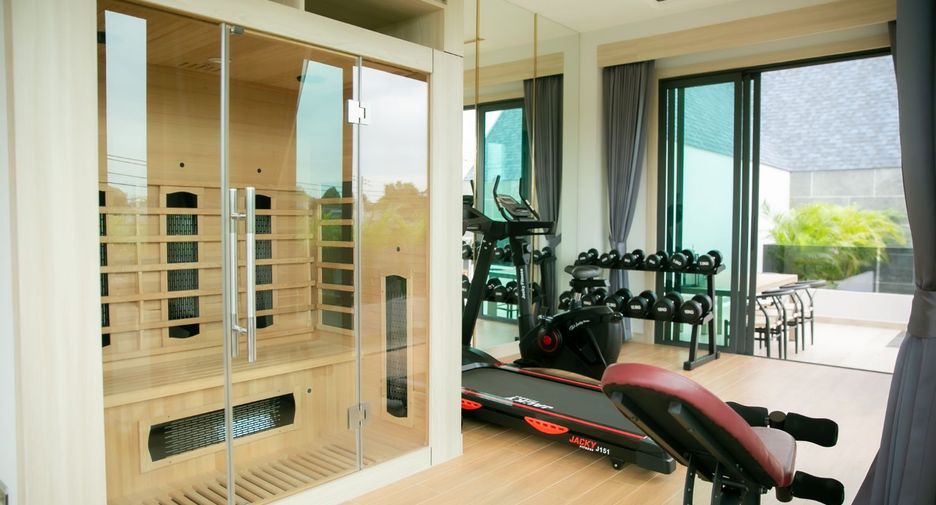 For sale 4 bedrooms villa in East Pattaya, Pattaya