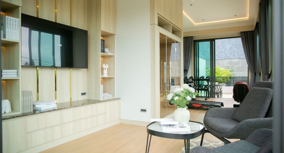 For sale 4 bedrooms villa in East Pattaya, Pattaya