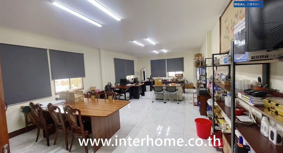 For rent そして for sale 4 ベッドルーム warehouse in Mueang Samut Sakhon, Samut Sakhon