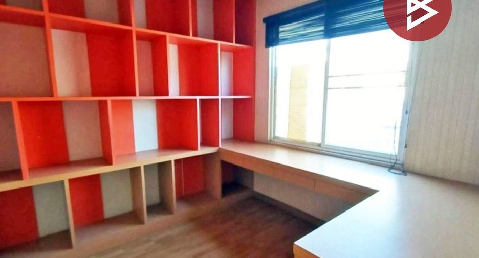 À vendre 3 chambres maison de ville à Bang Phli, Samut Prakan