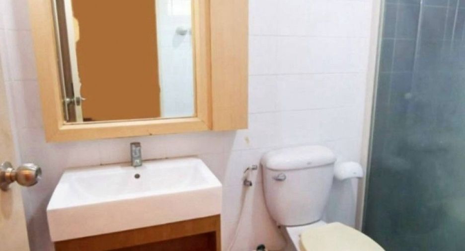 À vendre 3 chambres maison de ville à Bang Phli, Samut Prakan