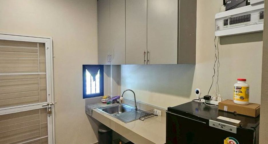 出租 和 出售 4 卧室 独立屋 在 Si Racha, Chon Buri