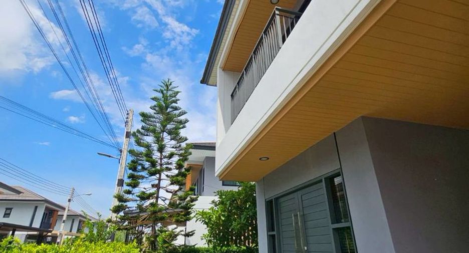 出租 和 出售 4 卧室 独立屋 在 Si Racha, Chon Buri