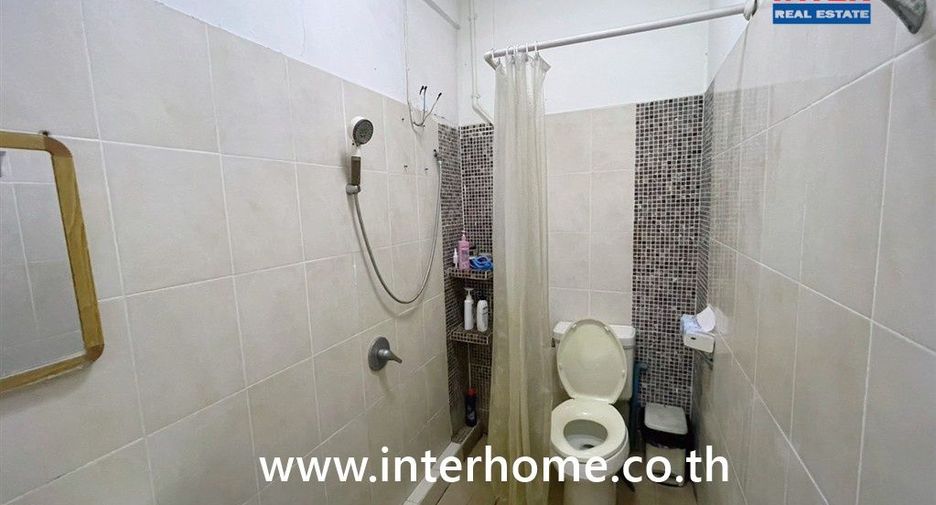 For sale 3 bedrooms retail Space in Bang Rak, Bangkok