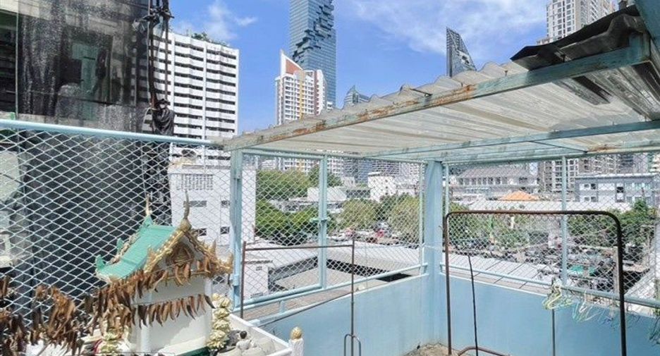 For sale 3 bedrooms retail Space in Bang Rak, Bangkok