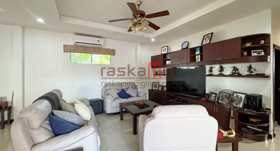 For sale 3 bedrooms house in East Pattaya, Pattaya