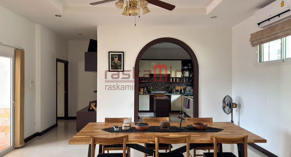 For sale 3 bedrooms house in East Pattaya, Pattaya